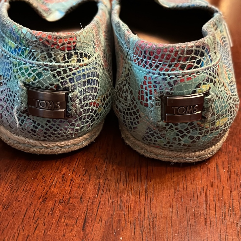 TOMS Multicolor Butterfly Pattern Slip-Ons Women’s 8.5 - Picture 9 of 11